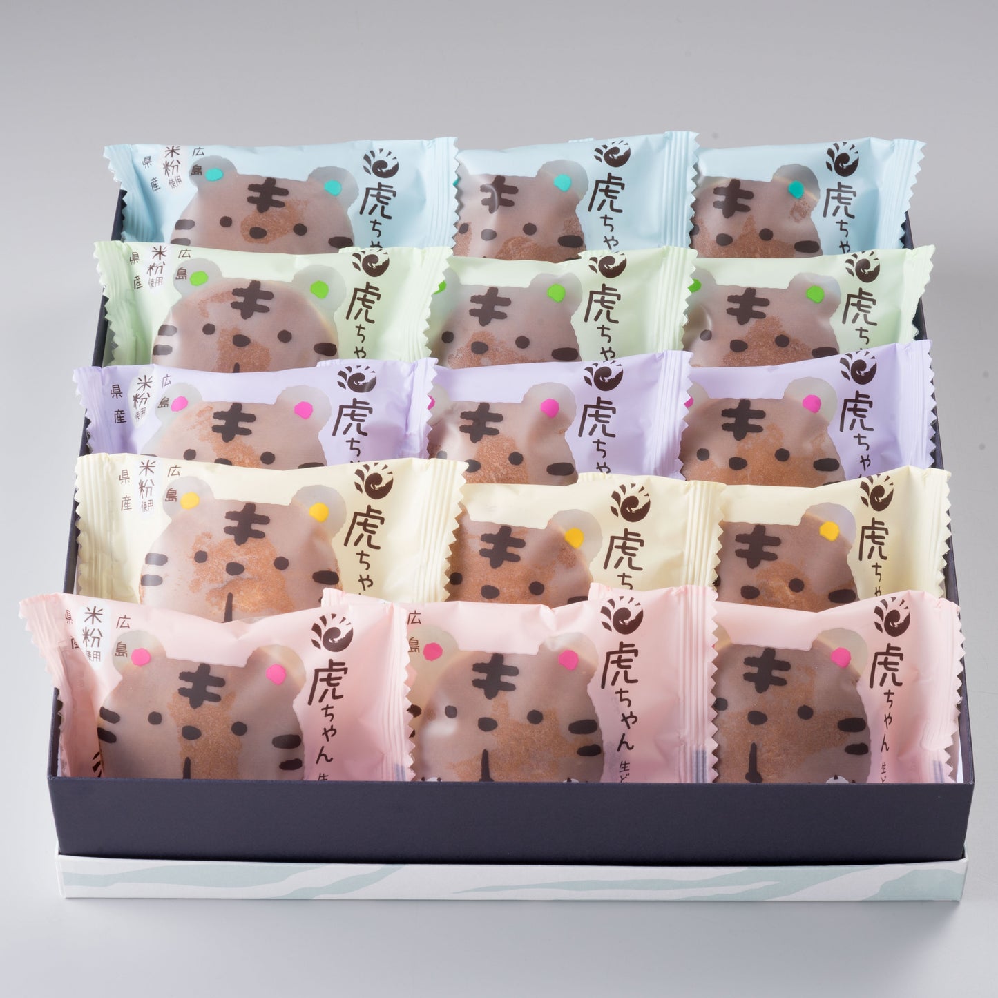 〈産直〉虎屋本舗 洋風生どら焼き 虎ちゃん15個入